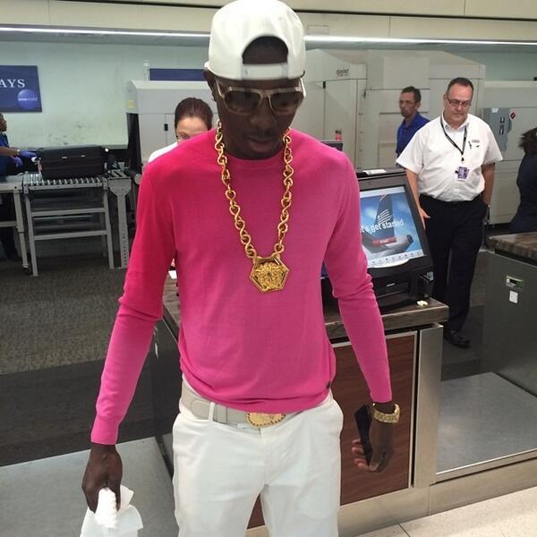 Vueitapp's tweet photo. Fans love this on #Vueit http://t.co/kFysPW31Hu @MichaelBlackson: Bye #NewOrleans look like a spoiled pepto bismo http://t.co/2GgmtreLEG