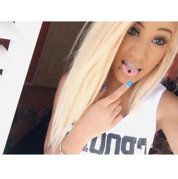 “<a href="/wcwie/">rose</a>: quote this with a picture of your fake 🌹✨”