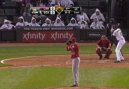 MLBEXPERTPICKS's tweet photo. #WhiteSox idea to give away white rain ponchos backfires significantly... http://t.co/iwvJ0E0qJG