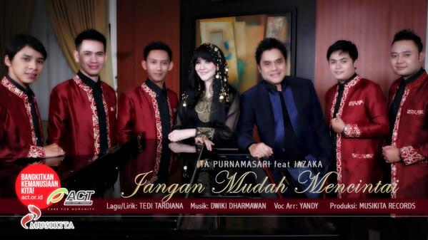 <a href="/dwiki_dharmawan/">Dwiki Dharmawan</a> <a href="/YouTube/">YouTube</a> <a href="/CHDwiki/">HARMONi INDONESIAKU</a> <a href="/Ita_P_Music/">Ita Purnamasari</a> gaya mas dwiki keren nih di foto..