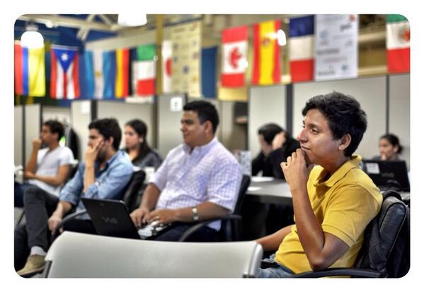 AgustinRd's tweet photo. Historias increíbles en @ManosAccel con @PosibleMex ! http://t.co/5fiywzNQJq