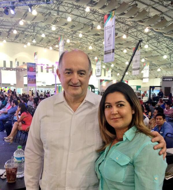 LilyUrib's tweet photo. Ayer con Roy Campos en la #SemanaDelEmprendedor2014 #WTC #Veracruz http://t.co/Hh4CP7jw5d