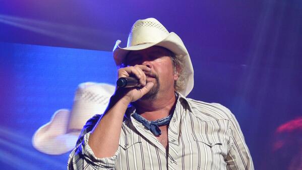 Aromid's tweet photo. TOBY KEITH BMC 2014 http://t.co/H2MbkLGego