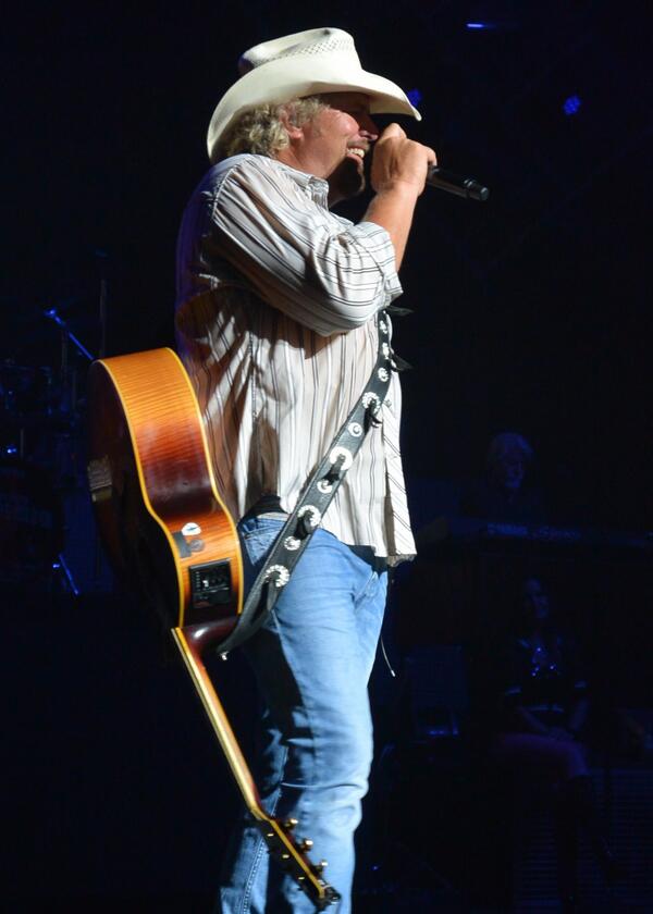 Aromid's tweet photo. TOBY KEITH BMC 2014 http://t.co/H2MbkLGego