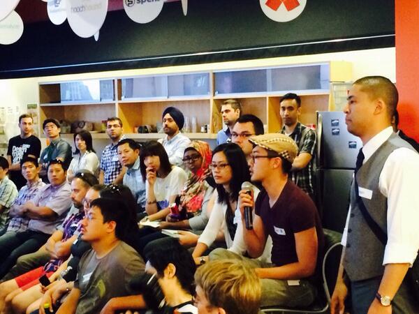 katbuilt's tweet image. Spot the katrina and @Nasma_Ahmed! Really interesting questions about tech-life balance at #UXToronto @RyersonDMZ: