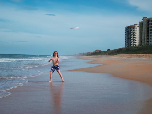 dodgemc's tweet photo. Disc on the beach with my son.  looking forward to much more of this! http://t.co/R0HUCPP4Tt