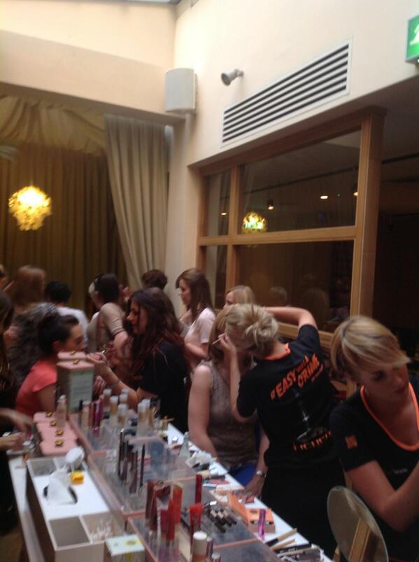 Benefit_IRE's tweet photo. We are taking all the gals from now to WOW at our pop up shop @ZaragozaDublin #makeuppers #beautybitesbubbles http://t.co/EcVMgVD0Pa
