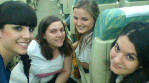 Anna_RodriguezG's tweet photo. Pues ya estamos. Destino: Salou. #SabiasToTheBeach =D http://t.co/pweYFVpL3N