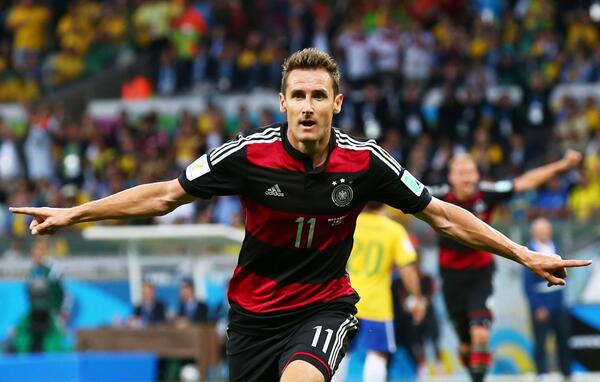 BBCSport's tweet photo. HT: #BRA 0-5 #GER. Five goals in the opening 30 minutes stun #WorldCup hosts Brazil. #BRAGER http://t.co/YJWRgQFTIu http://t.co/Kp1214RDOR
