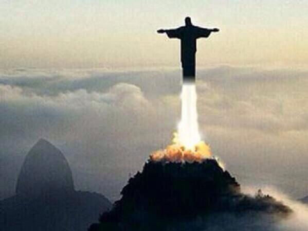 RT "Ya me voy de Brasil"

- Cristo Redentor ...#AlemaniaVsBrasil  Via <a href="/gastonh75/">El Tongas_arg.</a>