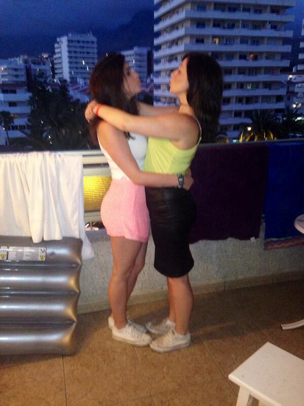 AlexLAitken's tweet image. Luvya forevea