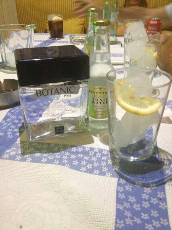 BelenCafe's tweet photo. Con el 7 gol ya pasamos a otro nivel. Y yo lo celebro así de mal http://t.co/i3r2LyBeKk
