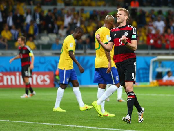 FCBayern's tweet photo. WAS EIN TOR! Doppelpack durch @Andre_Schuerrle! #BRAGER 0:7 http://t.co/lwWYF1zKew