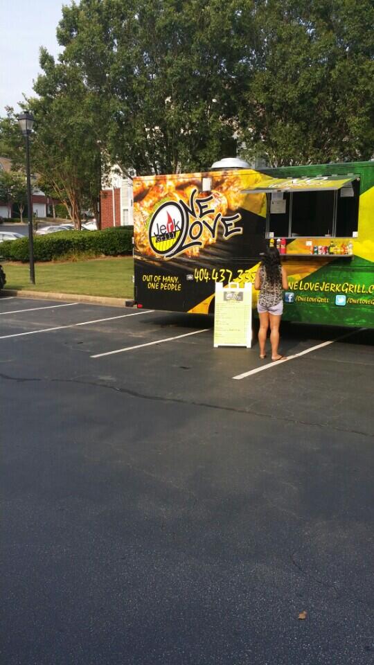 onelovegrill's tweet photo. I'm at Gables Vinings (Smyrna, GA) http://t.co/oBB0vzLyOB http://t.co/t9ACxrtmHZ