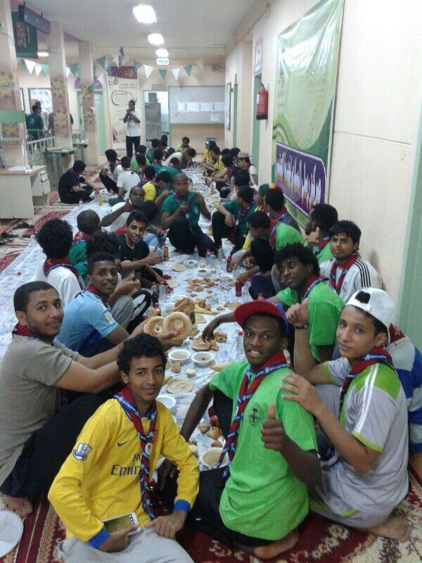 متابع مشارك فرقة نادي الفرسان في خدمة المعتمرين في مكه المكرمة