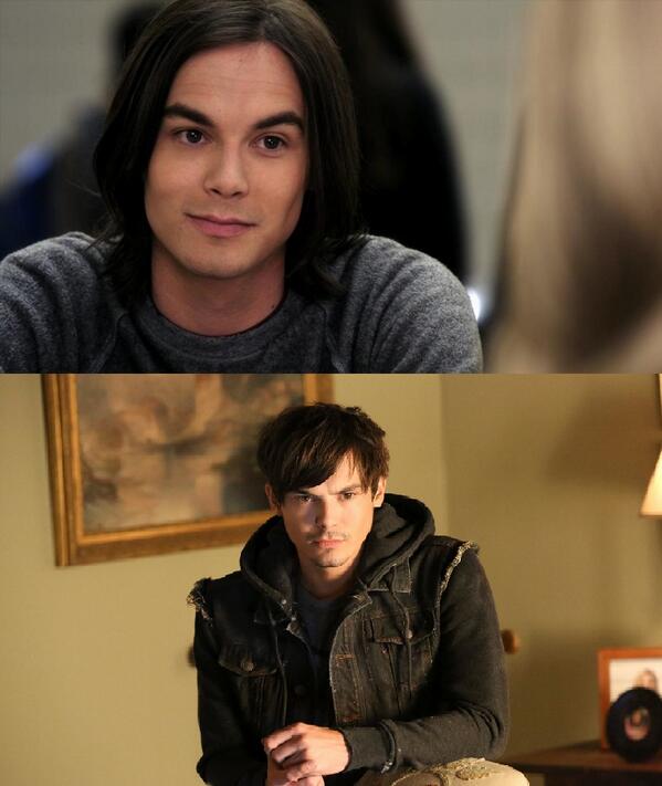 FloVanDeKamp's tweet image. Comme quoi une coupe de cheveux peut changer beaucoup de choses ^^ #Caleb #CalebIsBack #PLL100