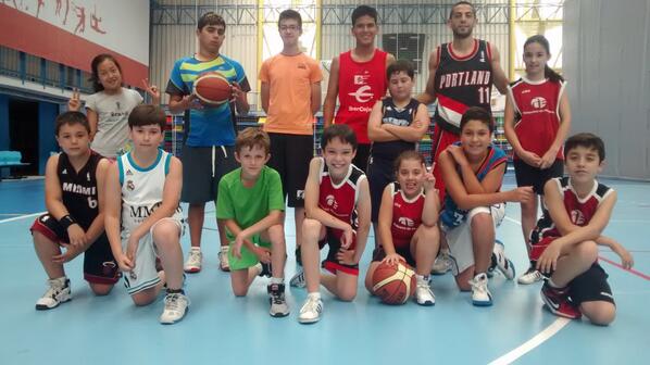 1CoachDave's tweet photo. http://t.co/cvTLqBAHoU CampusBaloncestoAzuverano @_hARo_11 @BasketAzuqueca @fbclm @JL_escudero #azuqueca http://t.co/MPd1denRO9