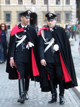 画像 イタリアの国家憲兵 カラビニエリ の制服がかっこよすぎると話題に いまトピ