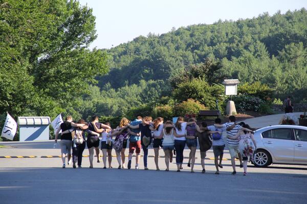 PhoebeConnolly's tweet photo. Photo of the Day:  New friendships! @WLYouthPrograms 
http://t.co/LBYmVelkSj http://t.co/cR28cEHjzz