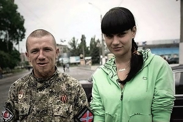 ValarieFranconi's tweet photo. Первым мол ...#ДНР подарят квартиру из фонда Приватбанка. http://t.co/CD5ZkTgVOp  #новости #Моторола #Губарев http://t.co/DVqIVqNhmO