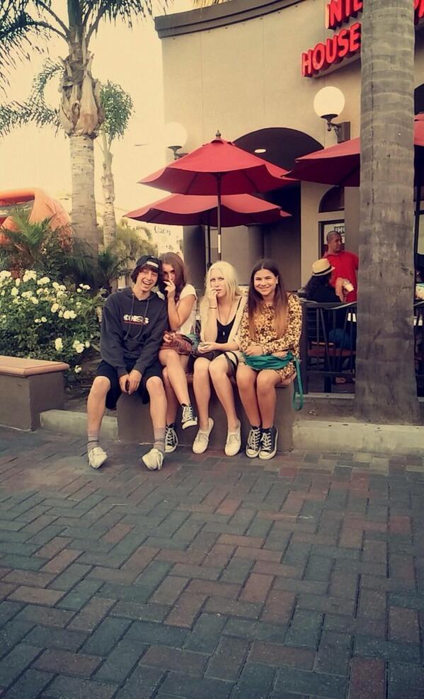 CayleyBoo's tweet photo. Tonight was fun😇👌 http://t.co/rMdSOnnM8s