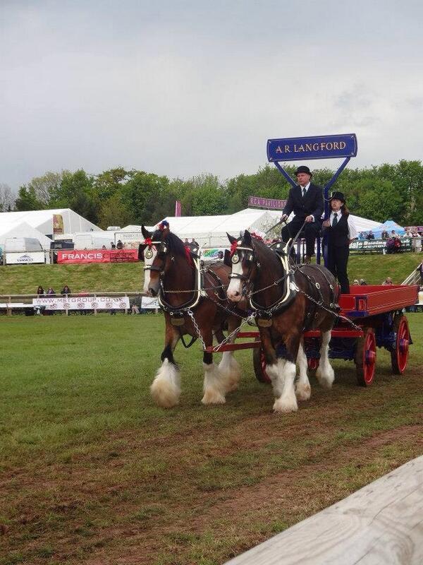 "<a href="/sallyatham/">The Salutation Inn</a>:  see shire horses &amp; dray outside the Sally this Sunday lunchtime! #gloucestershirehorsepuboftheyear "