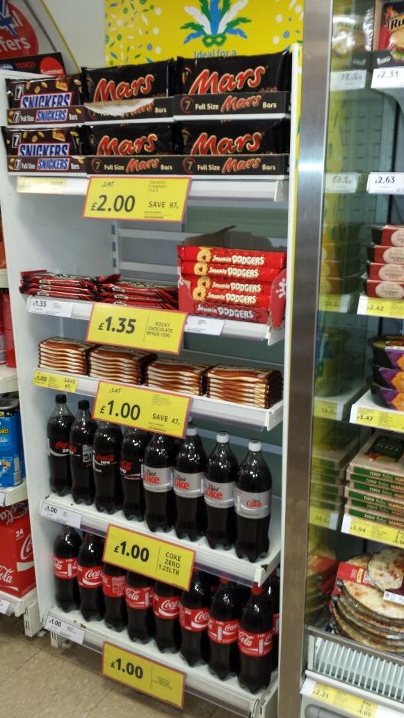 TescoExpressUtt's tweet photo. Promotional Ends looking Mighty Fine this morning 😆 @edhowe16 http://t.co/huJrDDW1cR