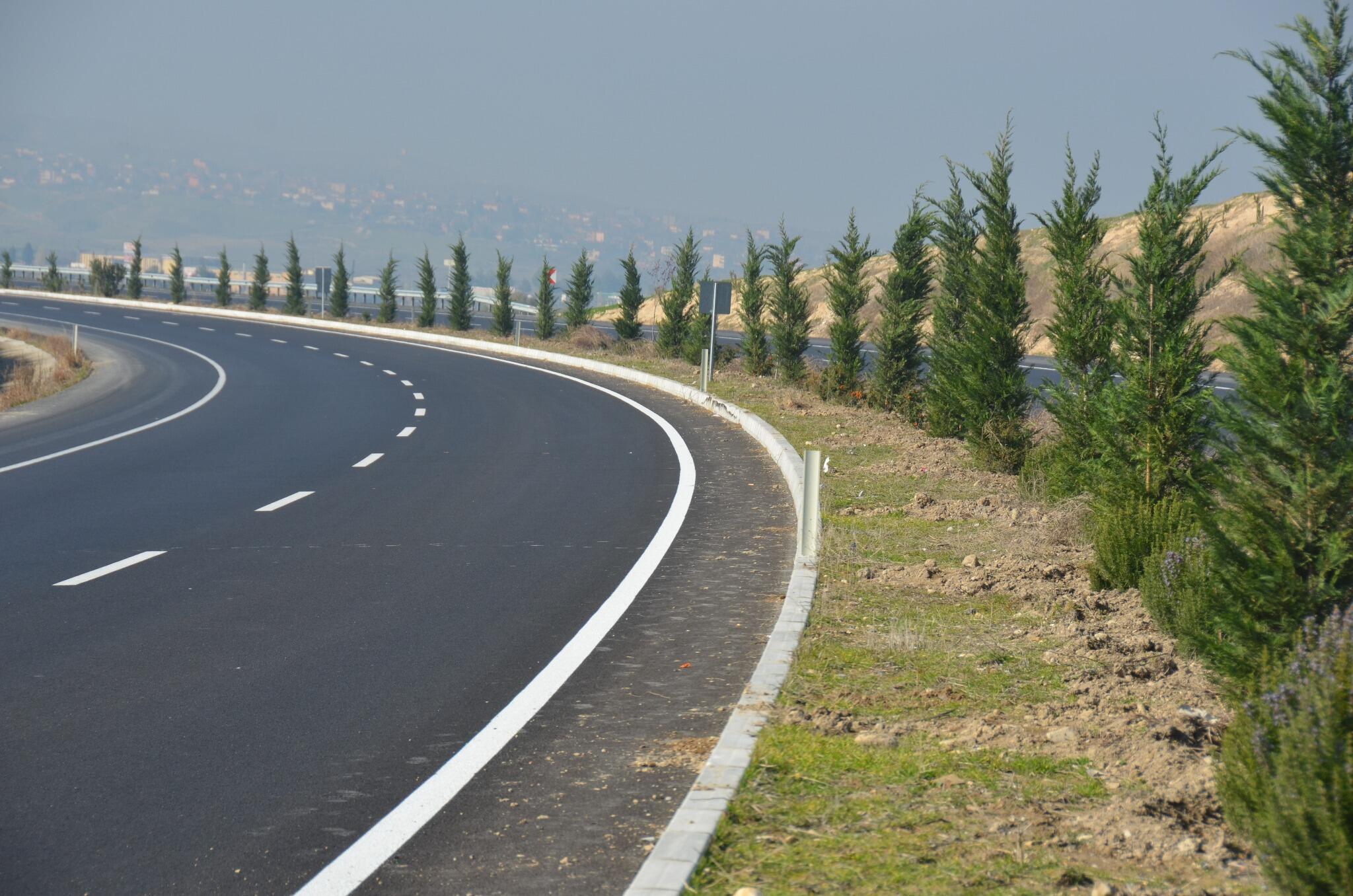 Veysel Eroğlu on Twitter: "Karayolları kenarı ağaçlandırma çalışmaları,  Denizli... http://t.co/QGbHja6kiD" / Twitter