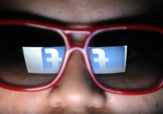 Facebook users, beware. You may be one "like" away from divorce court. on.mktw.net/1oC8qK0