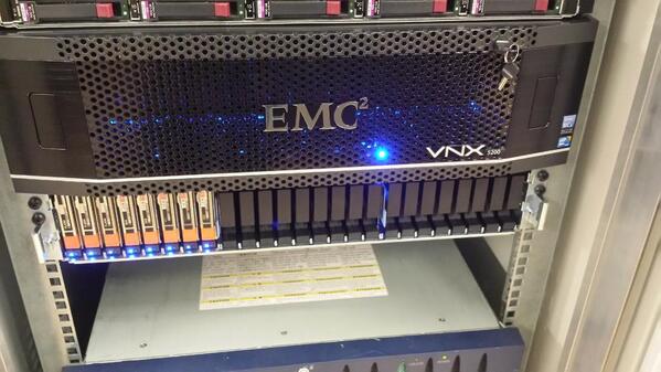 cmegroz's tweet image. My first #EMC #VNX 5200 installation #flashcache awesome