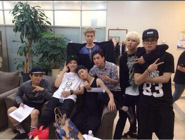 BsG2dsKCYAADIWk.jpg:large