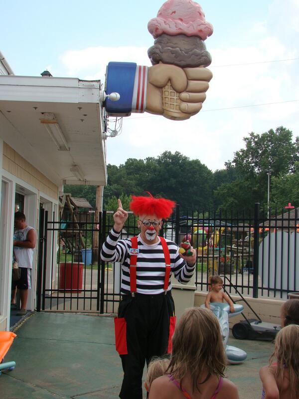 Discover Hartville (@discovhartville) on Twitter photo Have a cone with the <a href="/KMCircus/">Kelly Miller Circus</a> clown at @ClearWaterPark! He'll be doing a FREE show there at 1pm Have a cone with the <a href="/KMCircus/">Kelly Miller Circus</a> clown at @ClearWaterPark! He'll be doing a FREE show there at 1pm