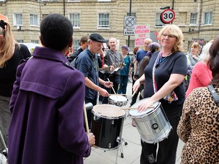 HandsOffCityLit's tweet photo. Students and staff rally to protect our beloved #citylit #nomoreausterity http://t.co/PuVWkx79tI