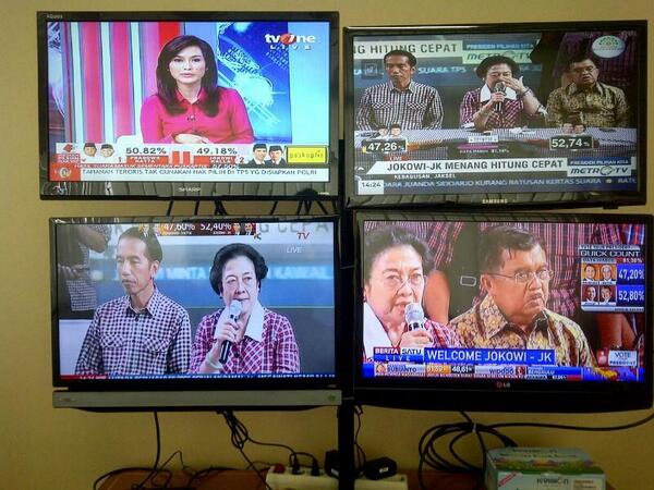 lapaksquare's tweet photo. Mungkin Hanya DI TV One , Hasil Quick Count bekerjasama dengan Lembaga Survey CakLontong (LSC) . #TVoneMemangBeda http://t.co/ZfWnmgssvy