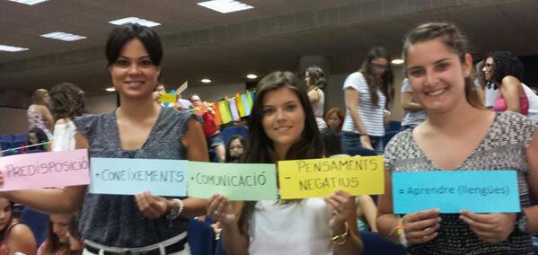 vero_tll's tweet photo. Una gran proposta, com aprenem llengües? Aquesta es la nostra formula @vane_tp  #uaestiu http://t.co/nIphHzN0nl