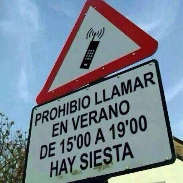 La_Antonias's tweet photo. Esas horas son sagrá, así que los móvile tiene que está apagaos. http://t.co/9t8bX6LPgX