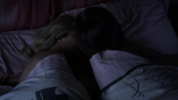 _saraghasemi_'s tweet image. #EmisonKiss