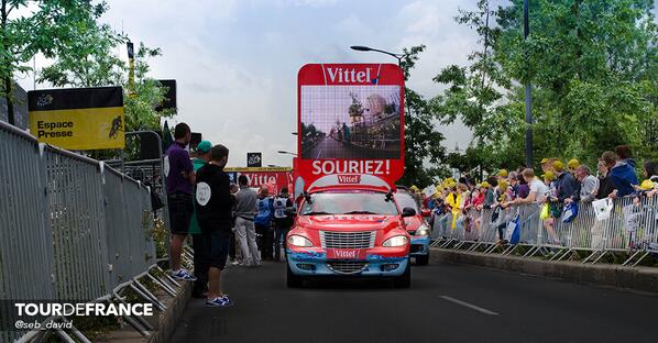GroupeUTRAM's tweet image. Voici la voiture #VITTEL sur la @CaravaneduTour !!!  Made in @GroupeUTRAM &amp;amp; @videlioinfo