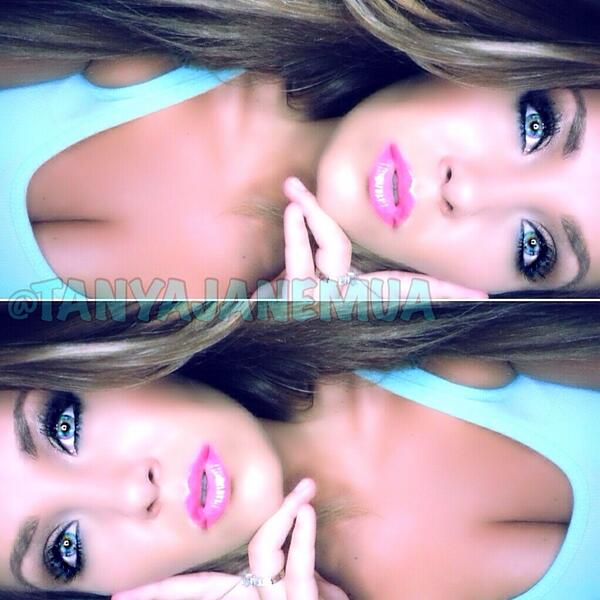 BeautyBlogMUA's tweet photo. If you haven't already, join me on @instagram 👍👍 http://t.co/8mOswqCXRQ 😊 http://t.co/8T339rCAj7