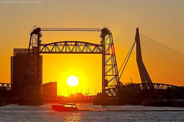 “<a href="/dehef/">De Hef</a>: We kleuren ORANJE! Iedereen veel plezier vanavond! #nedarg #rotterdam #dehef #stadsinitiatief ” Zin in
