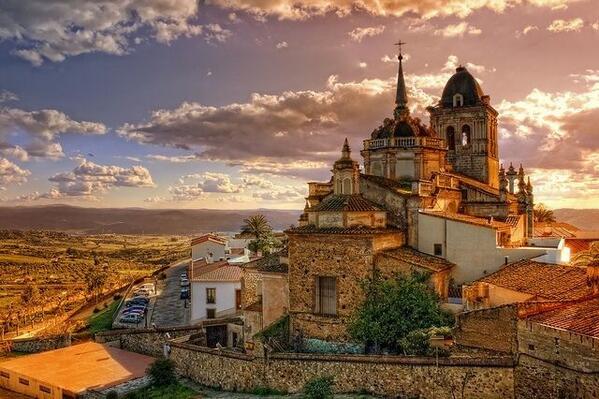 lagran_escapada's tweet photo. Magniiifico!! #JerezDeLosCaballeros @sieresdbadajoz Antigua fortaleza de templarios @SoloExtremadura @Extremadura_tur http://t.co/Kj0bEfM0xG