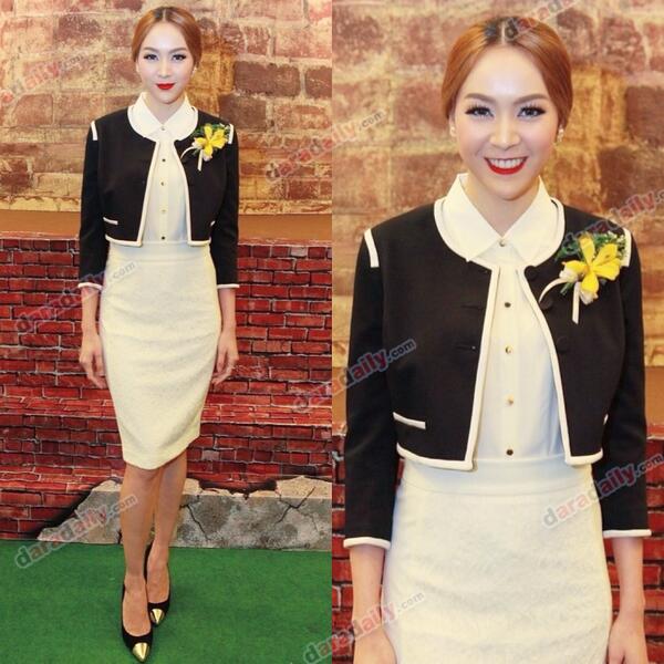 "#โฟร์" หอบเค้กเบิร์ดเดย์เซอร์ไพร์ไฮโซณัฐ บอกให้ปากกาสลักชื่อเป็นของขวัญ ฟุ้งฝ่ายชายถูกใจ <a href="/khunfour/">four 4</a> #khunfour