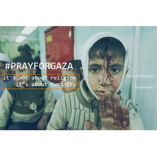 Fatasskikiprice's tweet photo. No human being in the world should go through this, Allah give them peace  #PrayForPalestina #PrayForGaza http://t.co/hYTzNXZ7SP