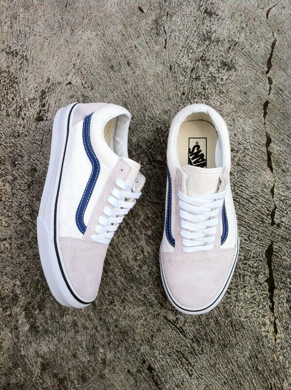 collage_store's tweet photo. Vans Oldskool white true blue US 6.5 7 7.5 580k #PrayForPalestine @kicksolution @Syshoes @VYSneakers @Allpremstore http://t.co/IEevtVDZqM