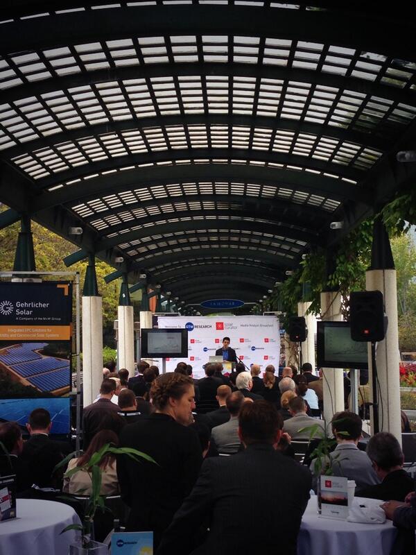 SolarBoy__'s tweet image. @shaylekann getting into it at Analyst Breakfast. #intersolarNA