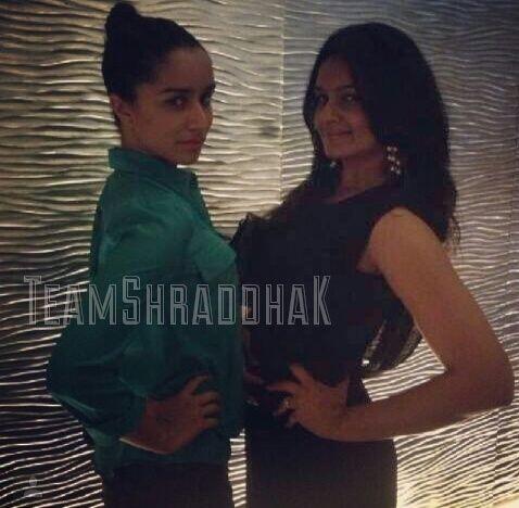 TeamShraddhaK's tweet photo. Shraddha with teju masi #Shradder http://t.co/5BfwVJaXr5