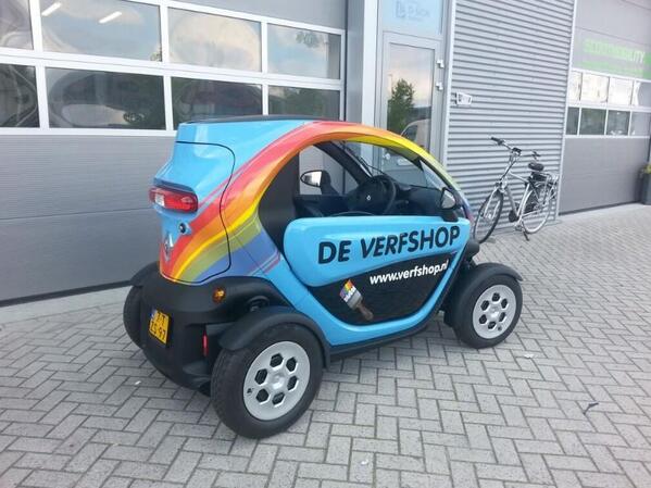 GroupeRenaultEV's tweet image. Have you ever wondered what is at the end of a #rainbow? We found the answer: there's #Twizy ;-)