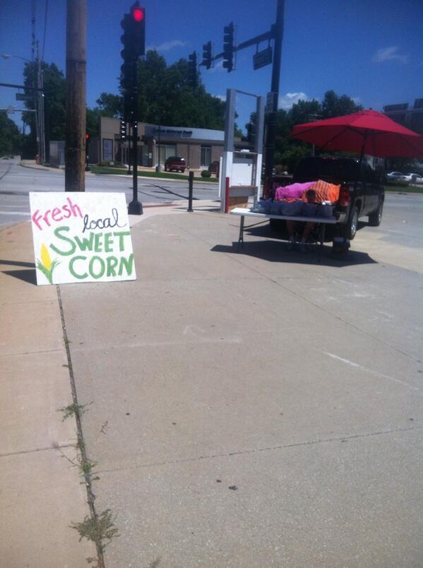 pwalk285's tweet photo. Gotta love Central Illinois. #yum http://t.co/9xZ4c2RFm2