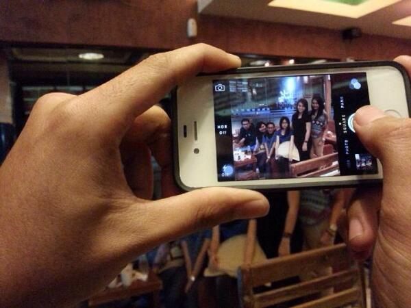 SSWMofficial's tweet photo. Thanks kk :)) RT @cafe_district: @RebekkaRisma Hallo kakak2 selamat nongki" sambil menikmati music dr @SSWMofficial http://t.co/autShPfjgM