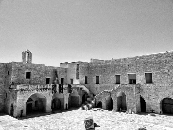 mussida's tweet photo. Castello svevo, Barletta #architecture #medieval #historic #travelphotography #urban_landscape http://t.co/xEIUORQIFn
